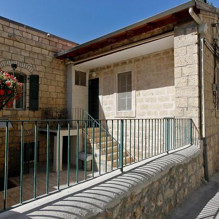 The Templer Apartment Jerusalem Exterior photo