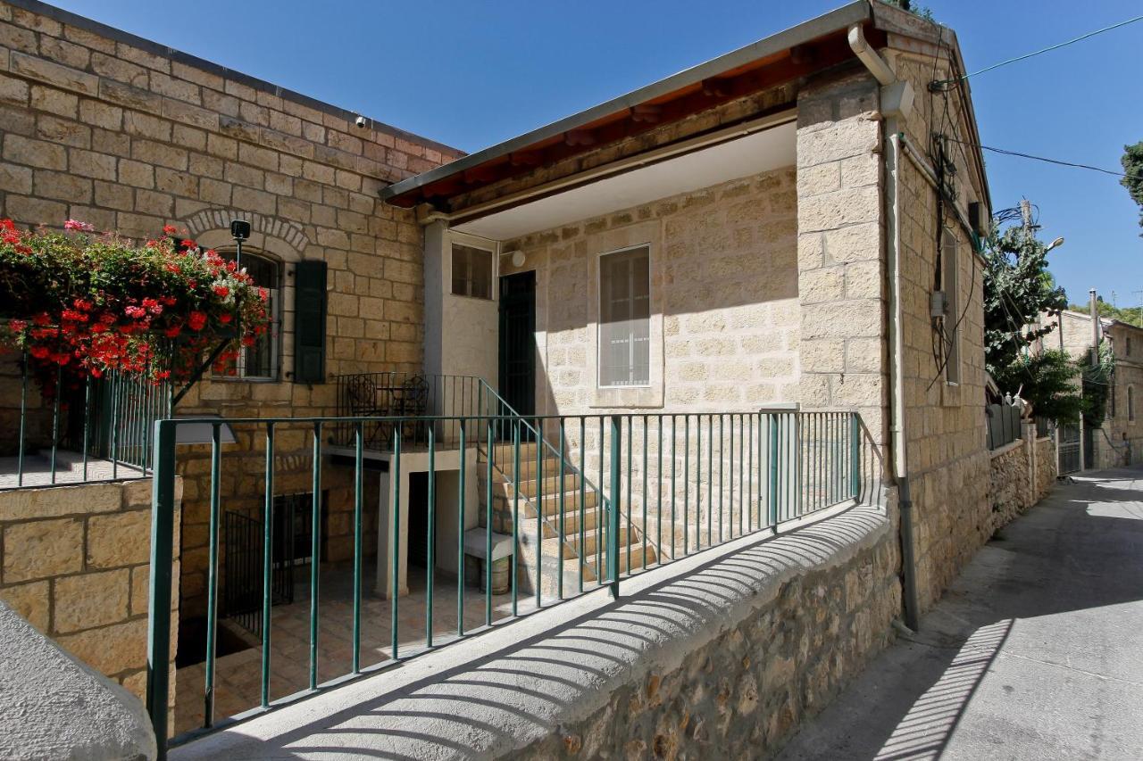 The Templer Apartment Jerusalem Exterior photo